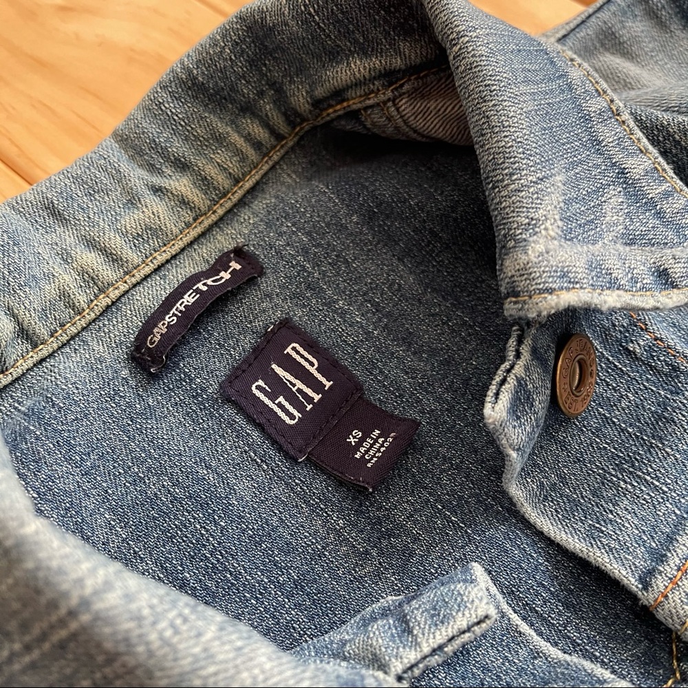 Denim Jean Jacket- GAP - Picture 3 of 3